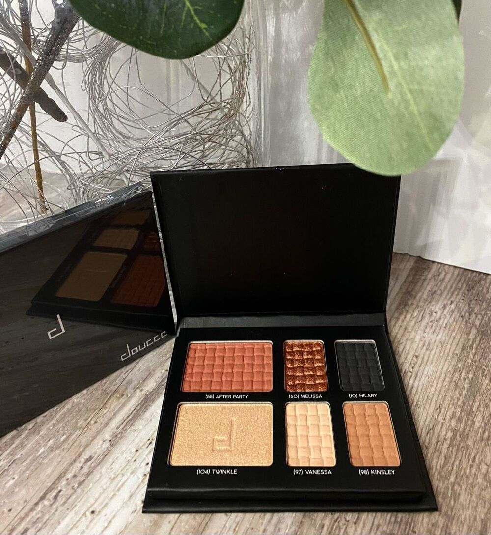 Doucce On the Go Eyeshadow Blush Makeup Palette